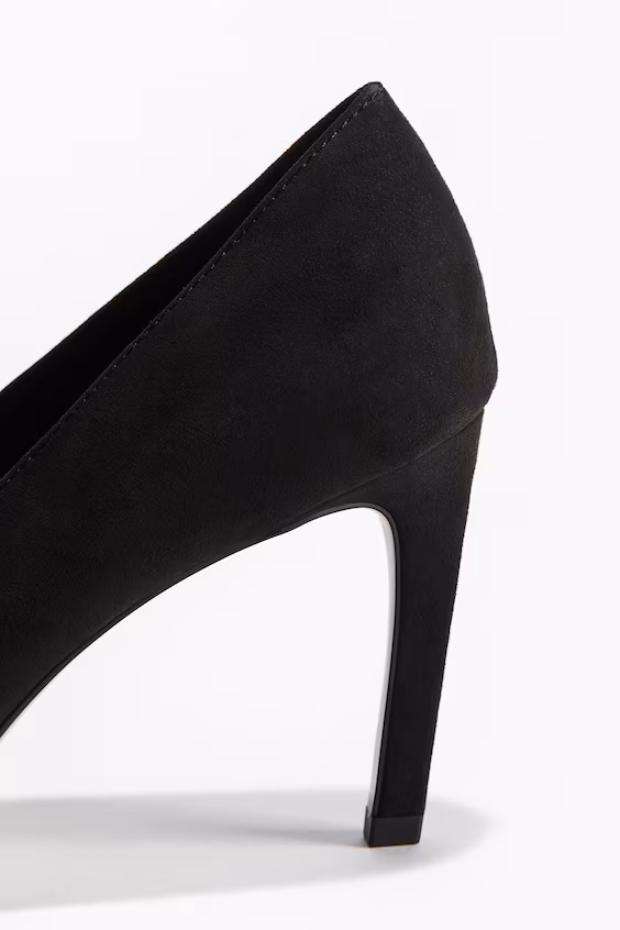 Классические туфли с квадратным носом