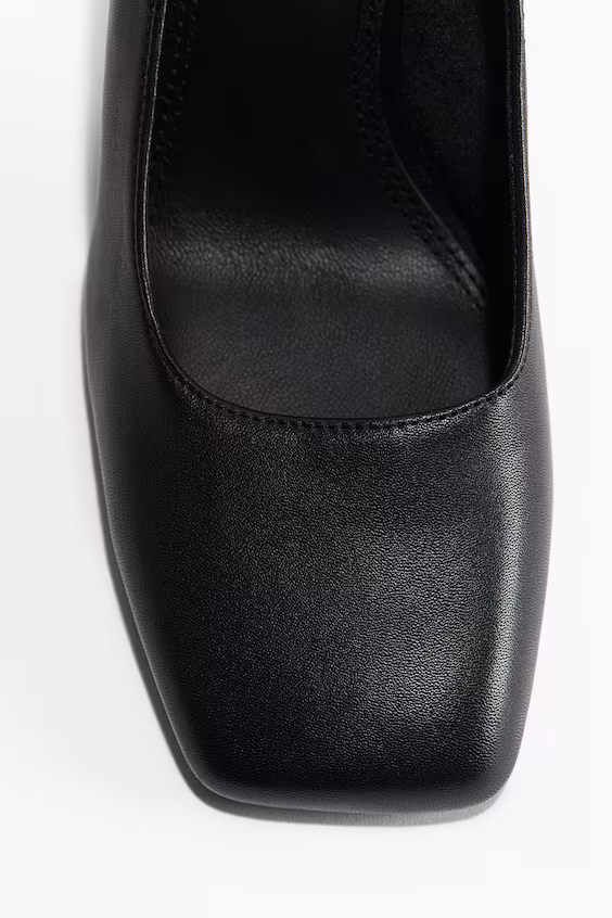 Классические туфли из кожи с квадратными носками