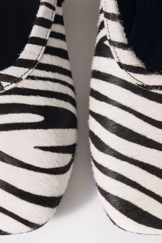 Балетки с зебровым узором