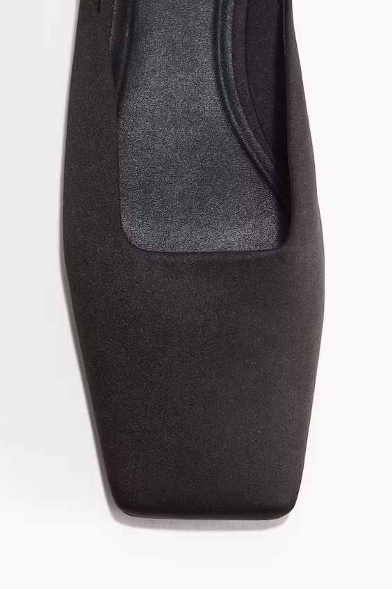 Сабо из атласа с квадратным носком