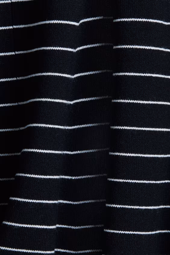 Юбка-колокол из тонкой вязаной ткани