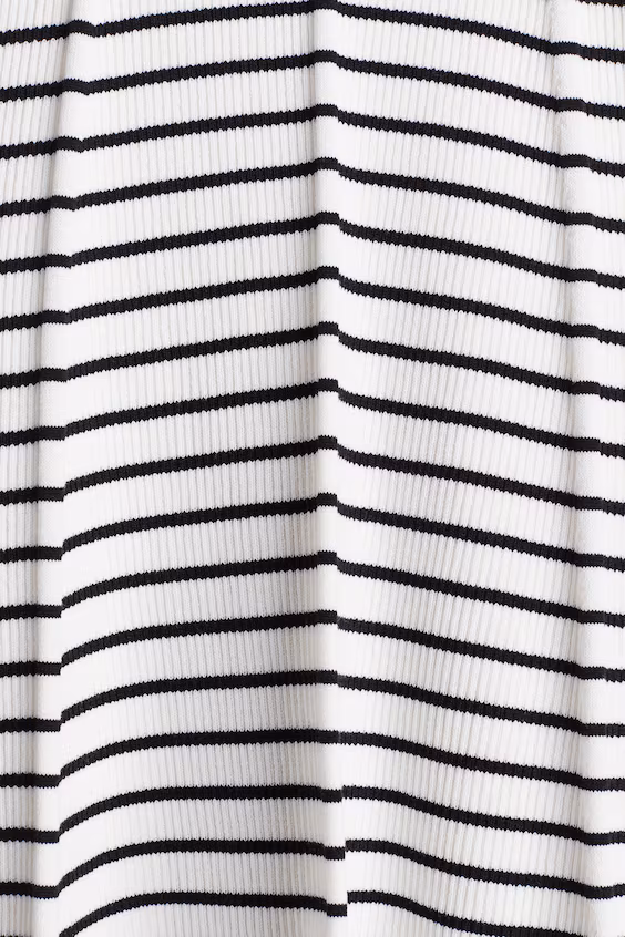 Платье из рубчика с расклешенной юбкой