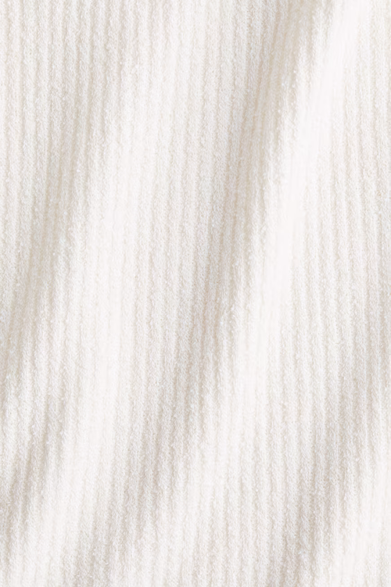 Кофта из рубчика с обнаженными плечами