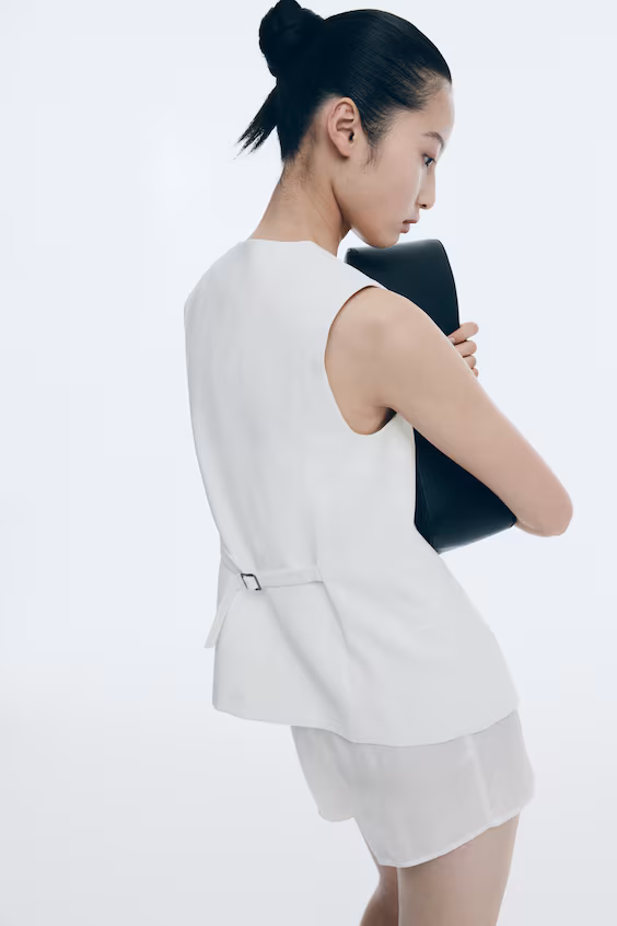 Жилет костюмный