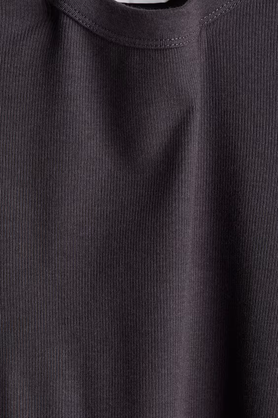 Свитер в рубчик