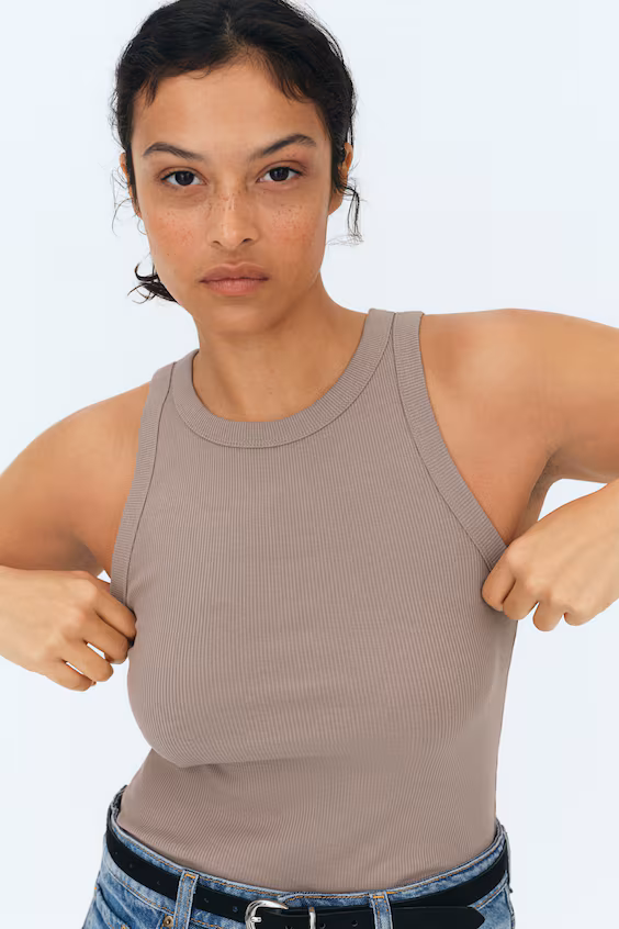 Безрукавка в рубчик