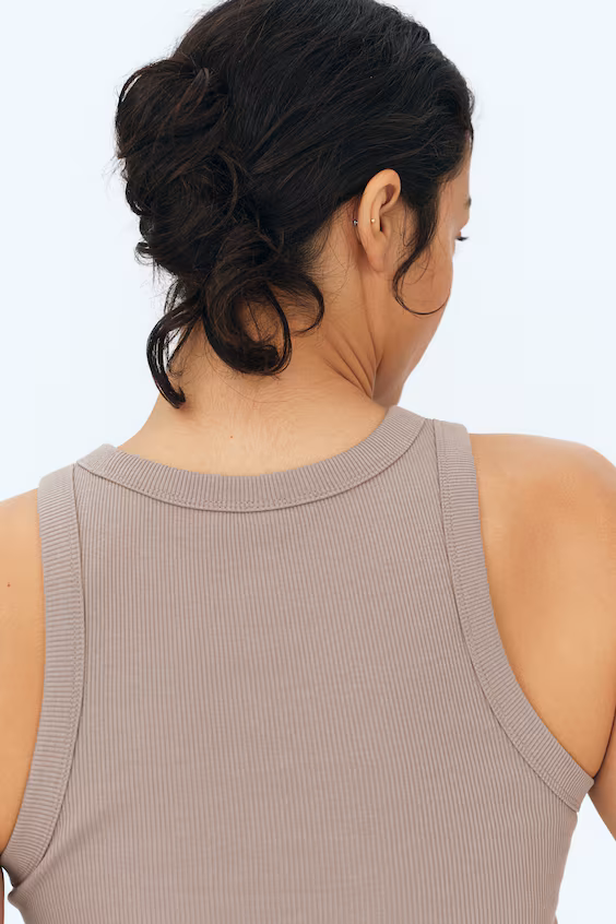 Безрукавка в рубчик