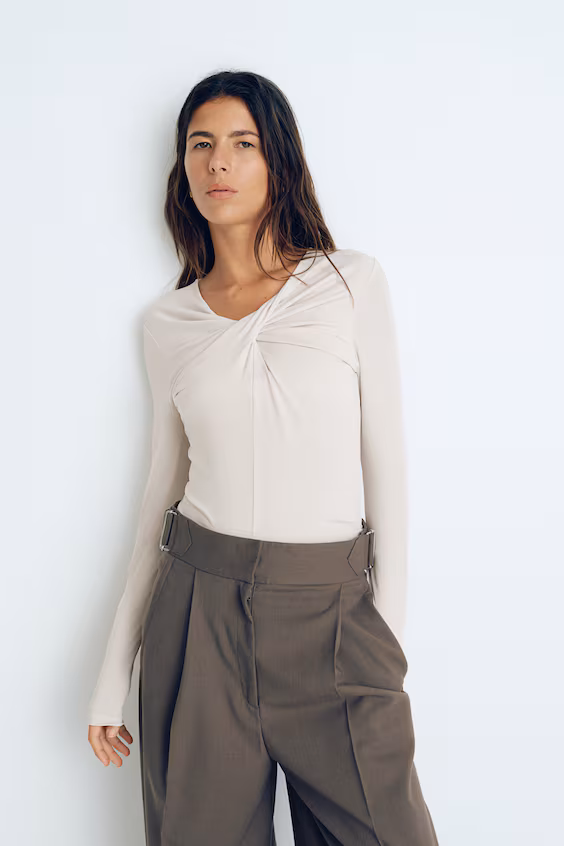 Свитер с завязкой спереди