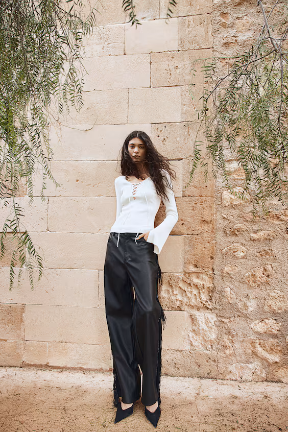 Свитер из ребристого трикотажа с завязками