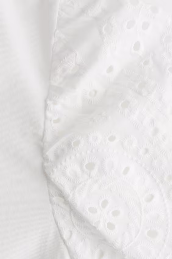 Свитер с рукавами балон