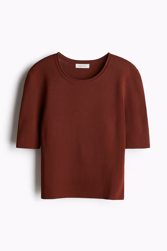 Футболка из тонкой вязаной ткани