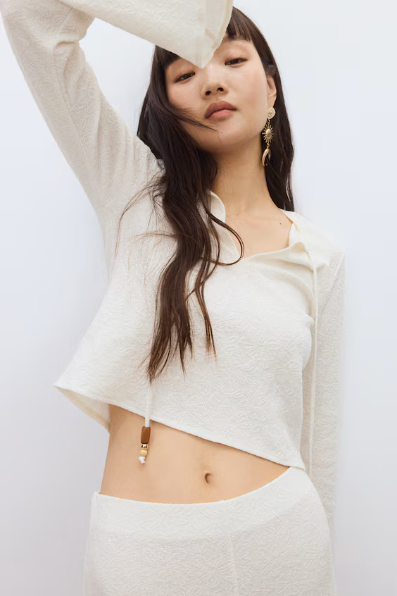 Футболка в рубчик с деталями из бисера