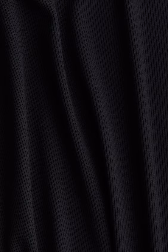 Футболка в рубчик с кружевом