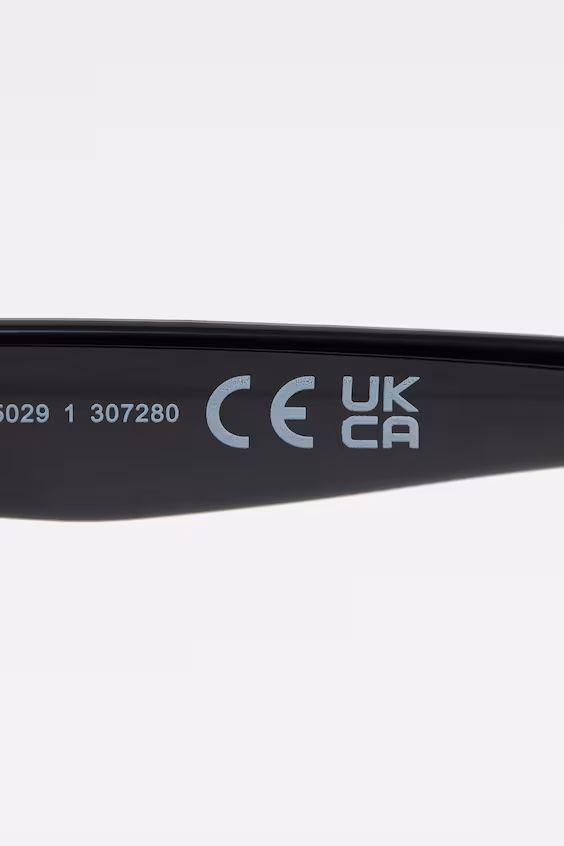 Солнцезащитные очки угловатой формы olho de gato