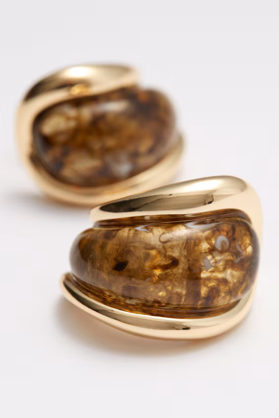 Серьги-кольца с мраморным узором и закругленными пружинами