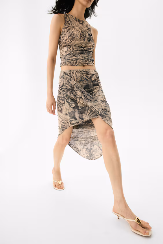 Юбка асимметричная из меша