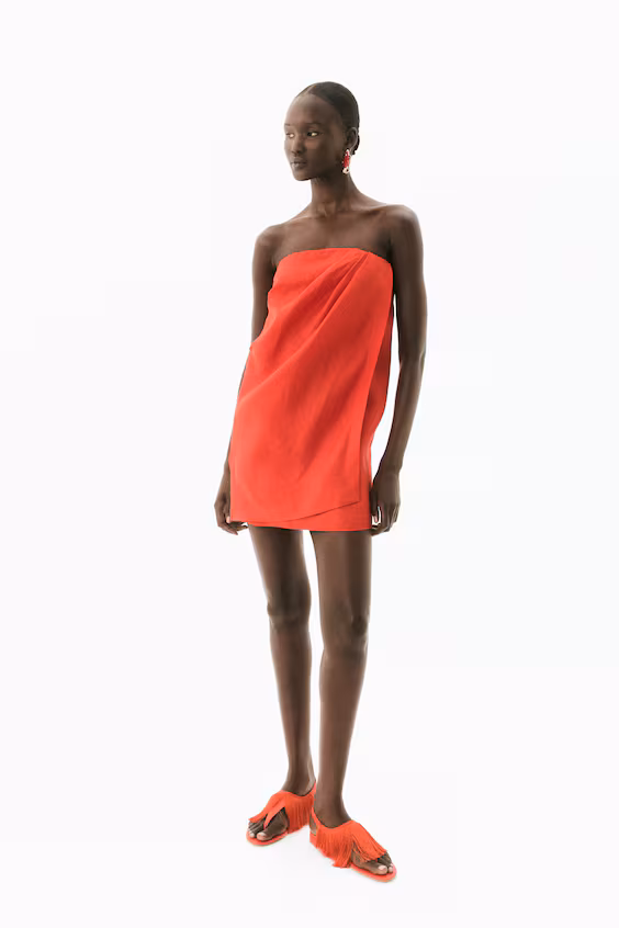 Платье на одно плечо из льна