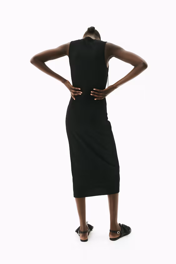 Платье в рубчик с завязками