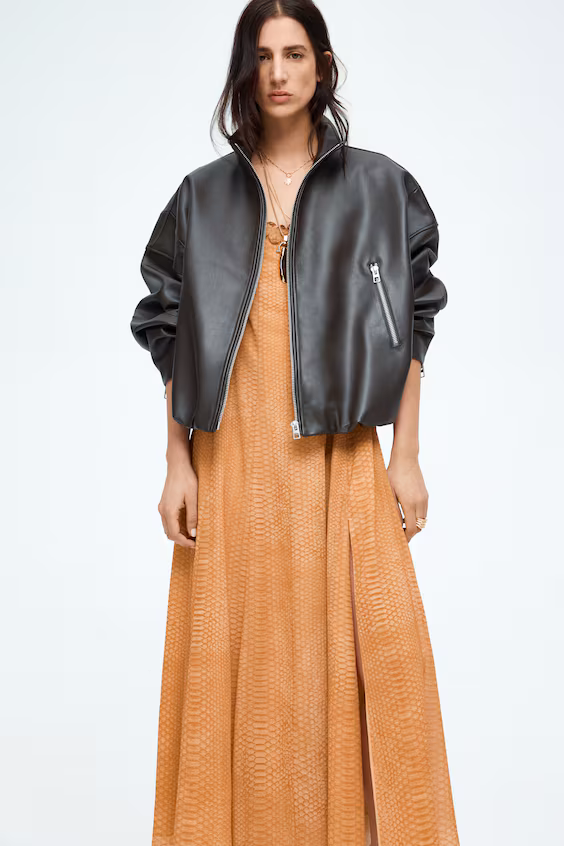 Платье с тонкими бретелями из шифона