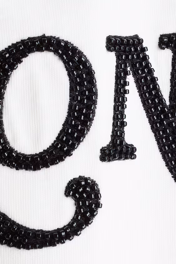 Футболка с бисером