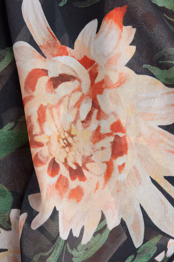 Свободная средней длины юбка из парчовой ткани