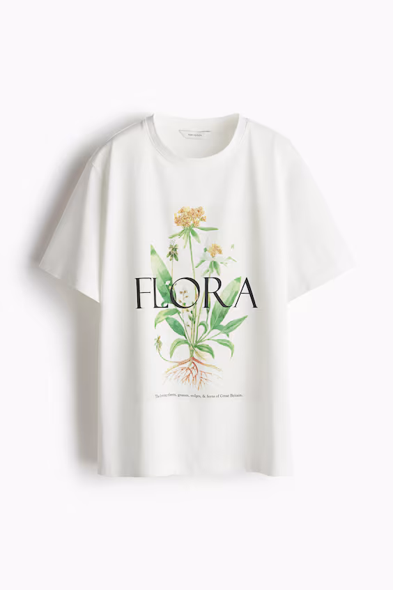 Футболка с бисерными украшениями