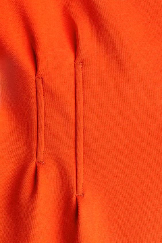 Свитер с завышенной талией