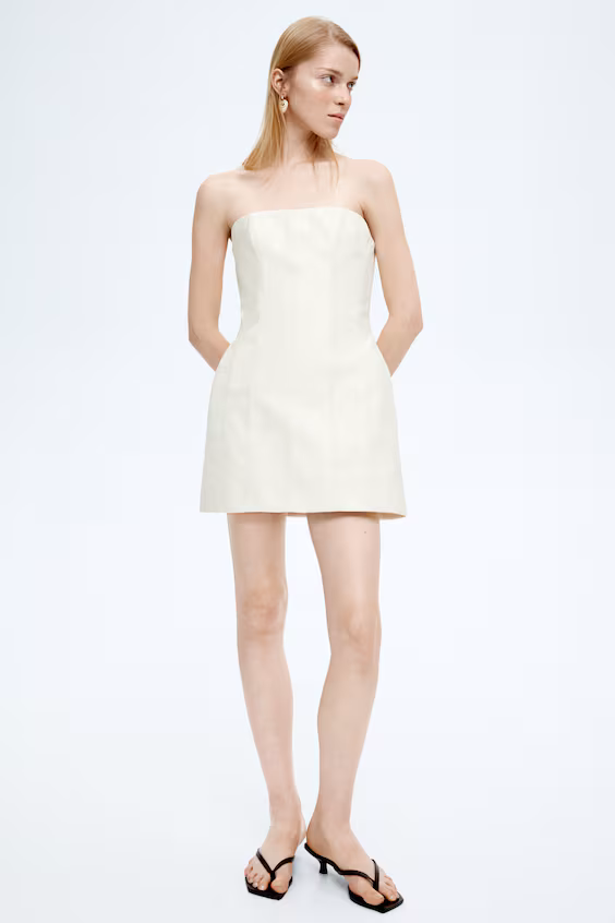 Мини-платье с чересчур высокими бедрами