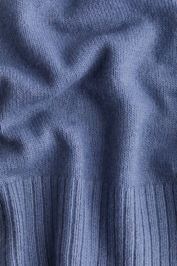 Свитер с высоким воротником оверсайз