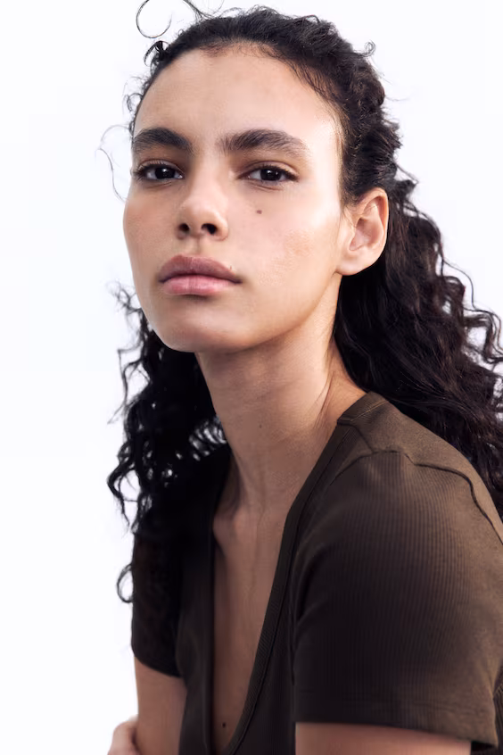 Футболка в рубчик с пуговицами спереди