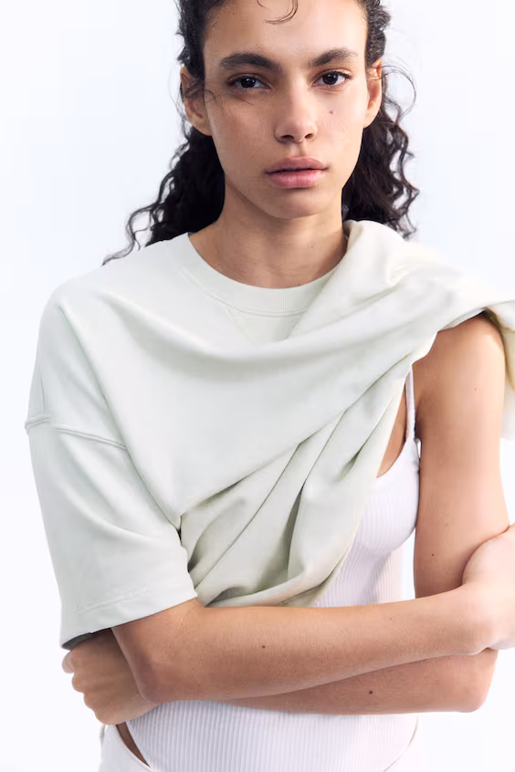 Оверсайз-свитшот с короткими рукавами