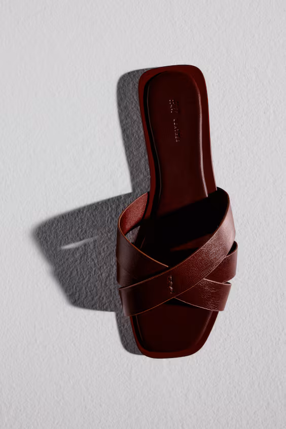 Sandálias из кожи