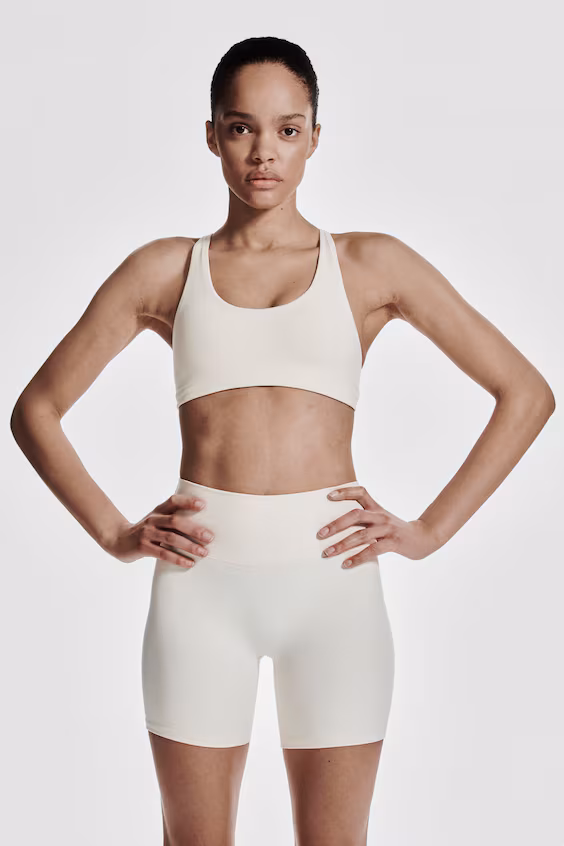 Спортивный бюстгальтер light support с технологией softmove™