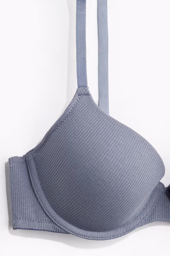 Спортивный бюстгальтер из джерси с каркасами