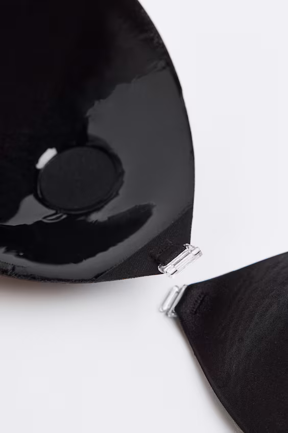 Самоклеящийся бюстгальтер