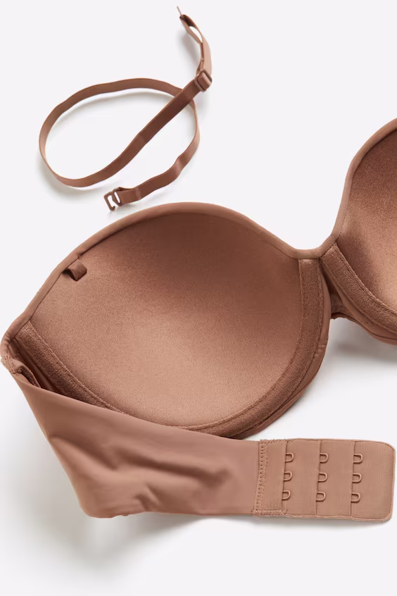 С бретелью balconette из микрофибры с поролоновыми чашками