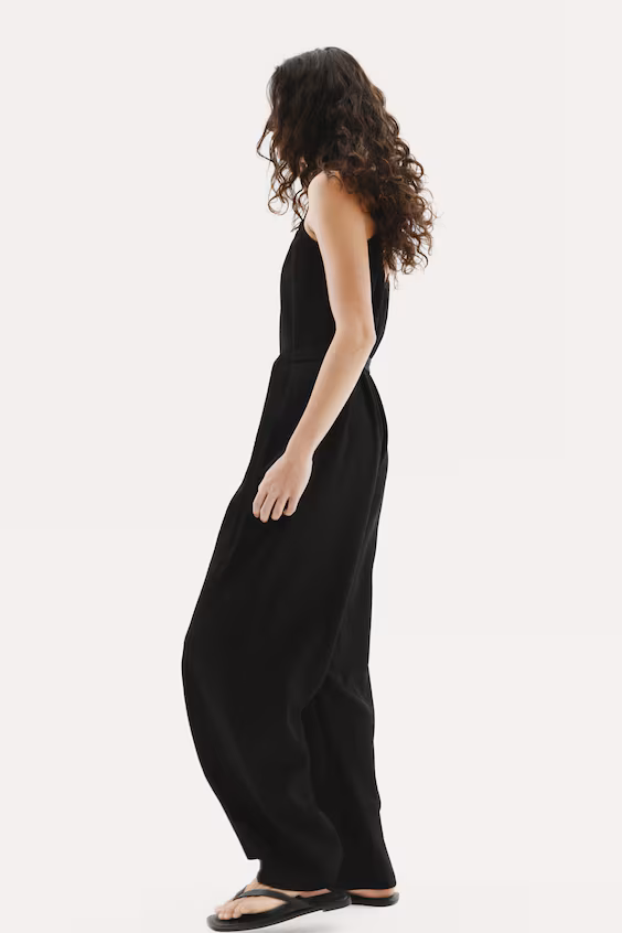 Комбинезон с завязывающимся поясом