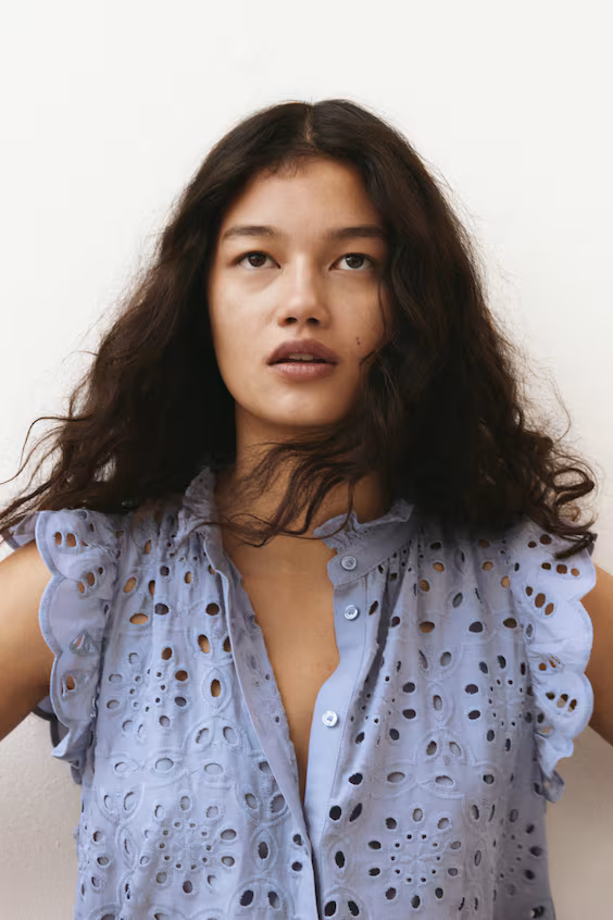 Платье с английской вышивкой