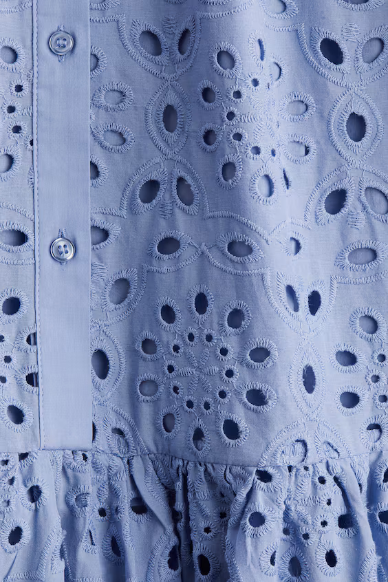 Платье с английской вышивкой