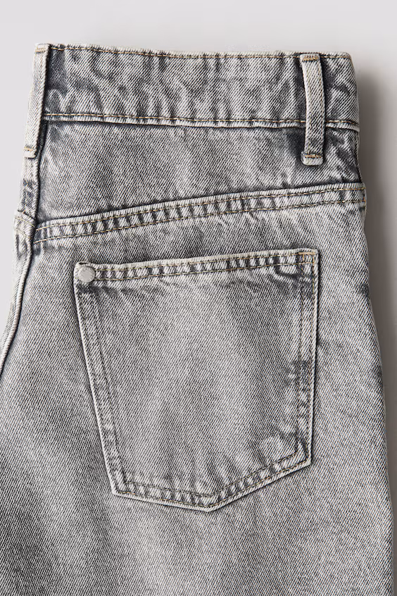 Джинсовые шорты свободного кроя
