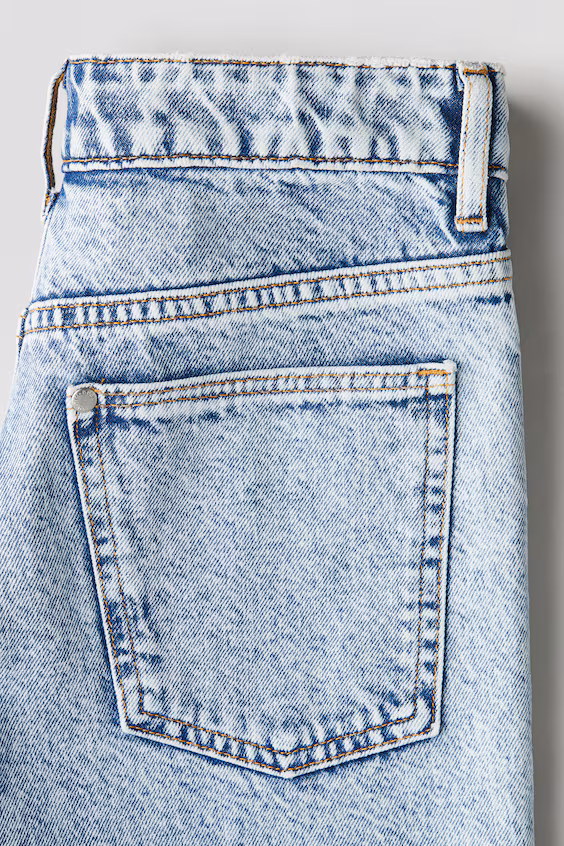 Джинсовые шорты свободного кроя