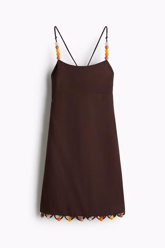 Платье с бретельками и бисером