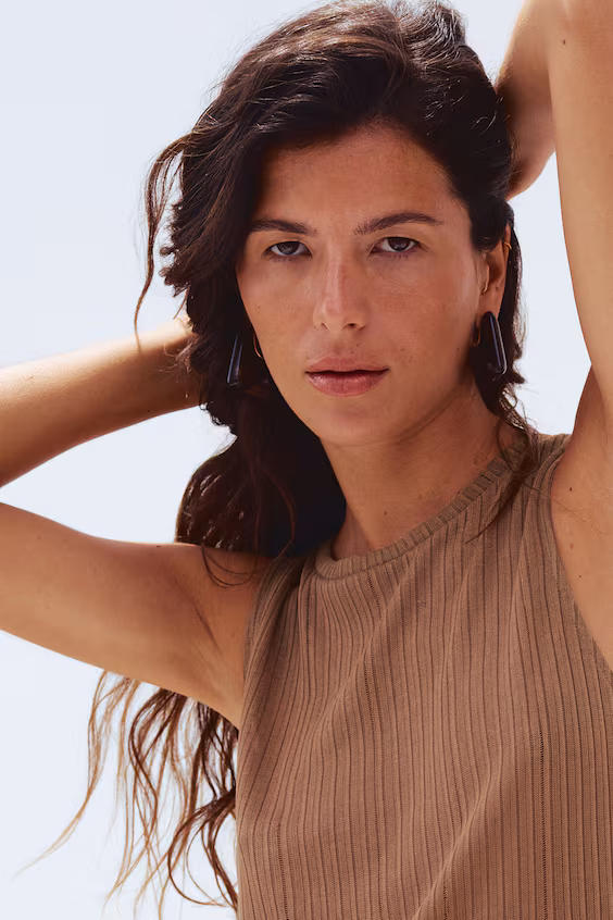 Топ без рукавов из воздушного рубчика