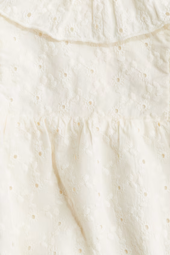 Фофо с английской вышивкой