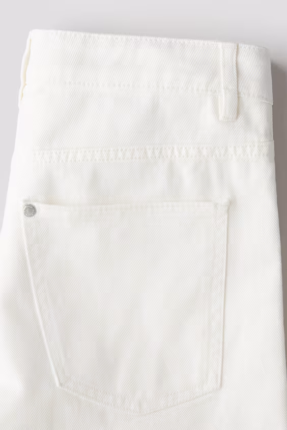 Шорты из джинсовой ткани свободного кроя