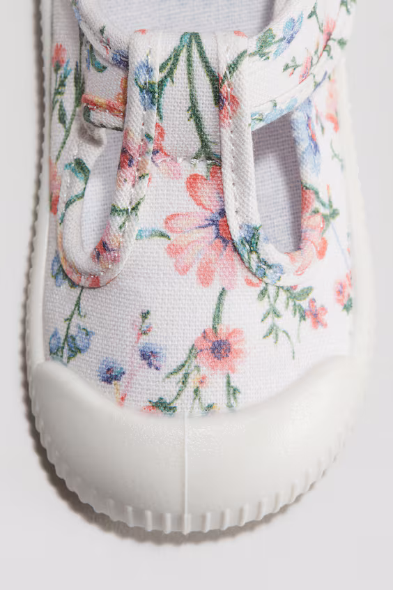 Сандалии из хлопка