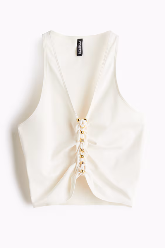 Топ с плетеными деталями