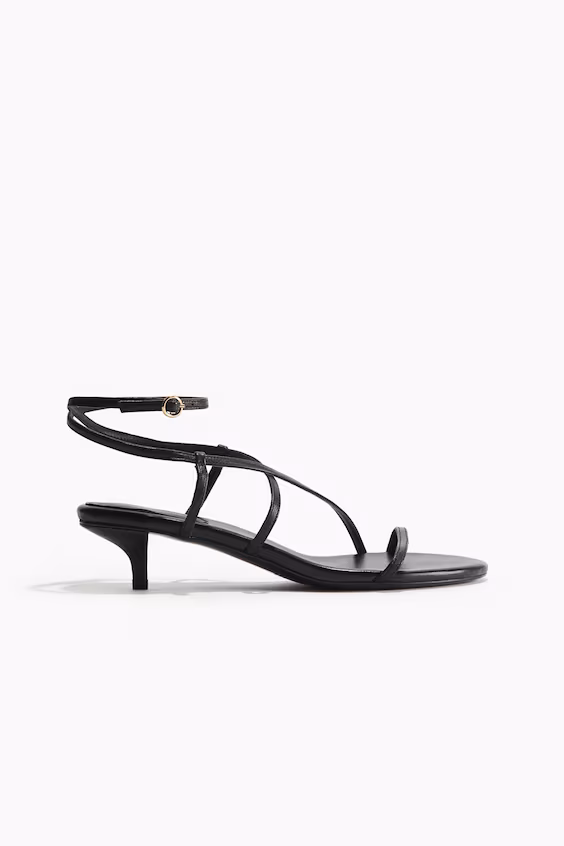 Сандалии из кожи с каблуком-китен