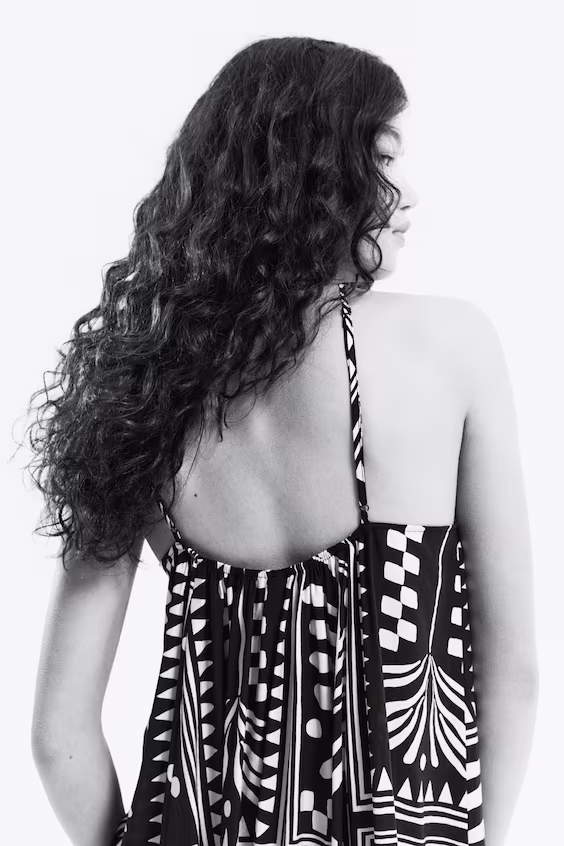 Платье с бретелями