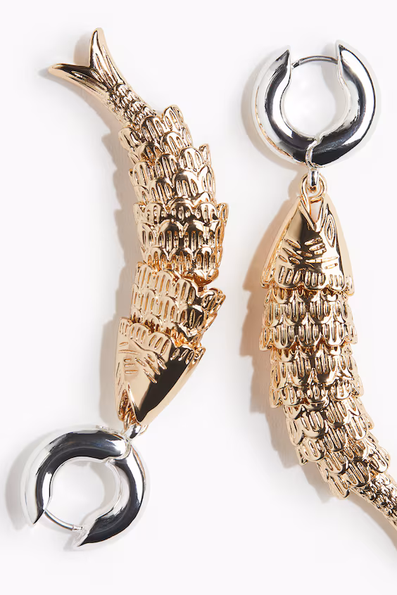 Серьги с подвеской в форме рыбы